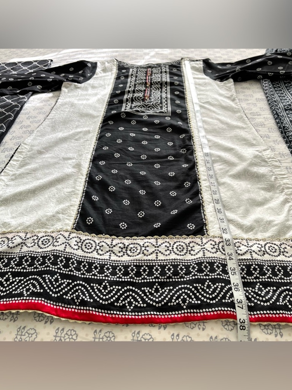 3pc Patterned Lawn Shalwar Kameez - Picture 11 of 12